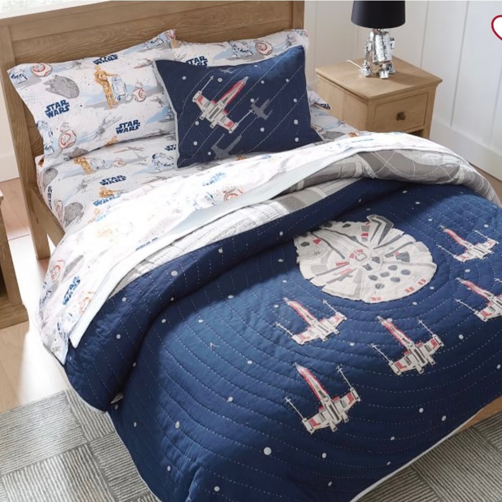Pottery Barn Kids Millennium Falcon Quilt and Sheet Set